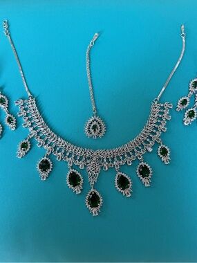 Elegant Silver Necklace Set with Emerald Green Stones - Women Jewelry
